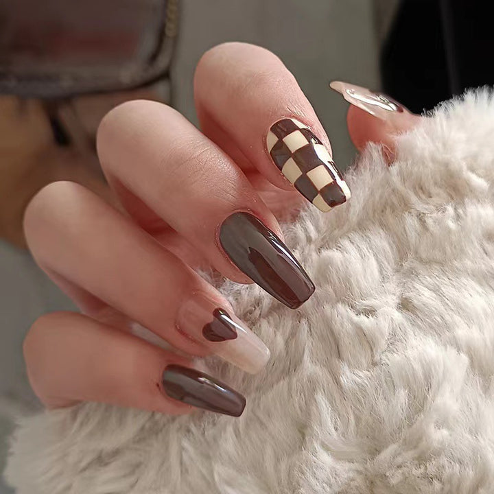 Artistic Checkered Nail Art Bowlift