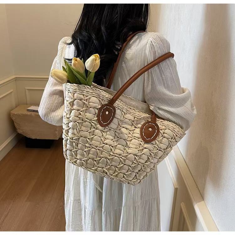 Refined Basket Bag Bowlift