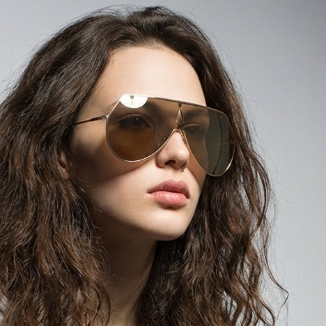 Women's futuristic oversized sunglasses with protective metal frame Bowlift