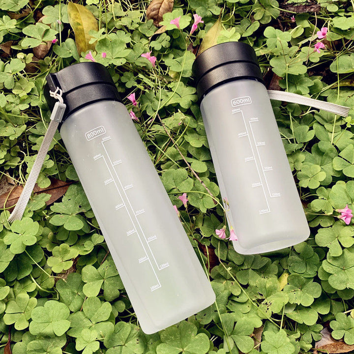 Women's portable water bottle with practical cleaning system Bowlift