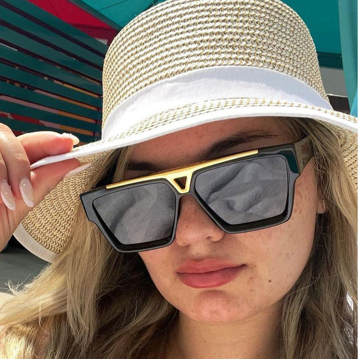 Ladies fashionable oversized sunglasses with stylish golden accent Bowlift