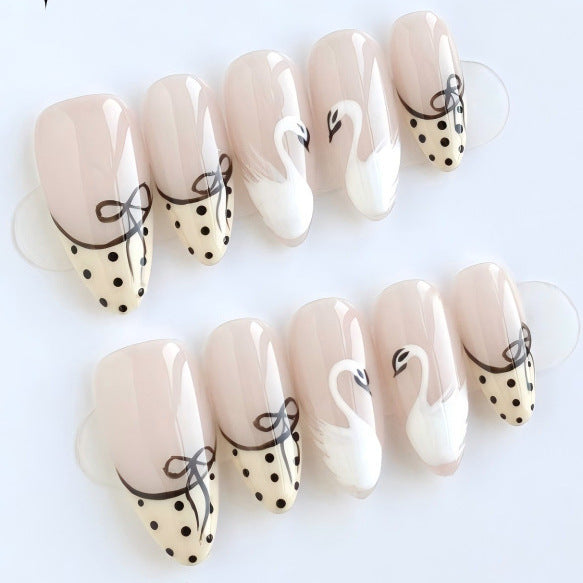 Artistic Swan Design Press-On Nail Set Bowlift