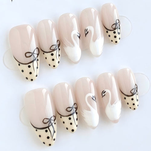 Artistic Swan Design Press-On Nail Set Bowlift