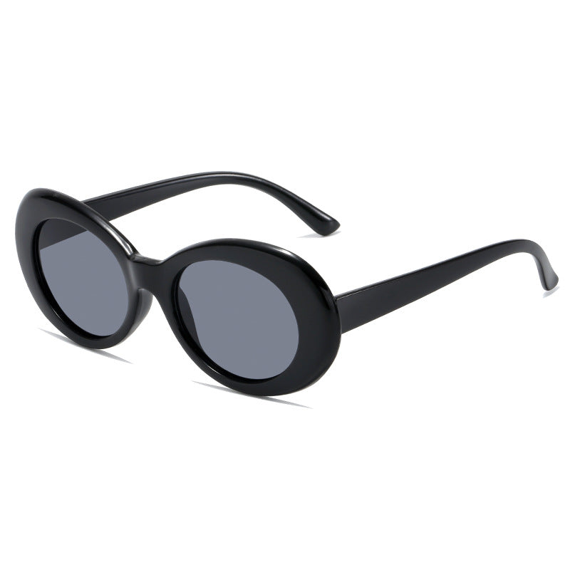 Ladies retro-inspired sunglasses with an elegant, oval frame Bowlift