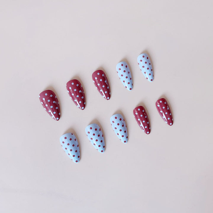 Artificial nail set with creative retro designs Bowlift