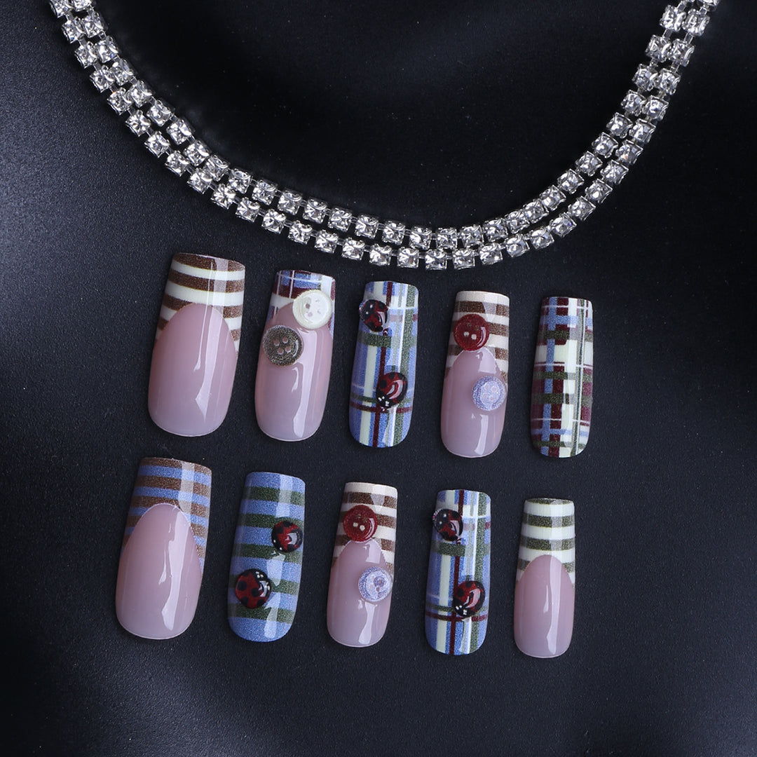 Artificial fingernails with trendy checked pattern Bowlift