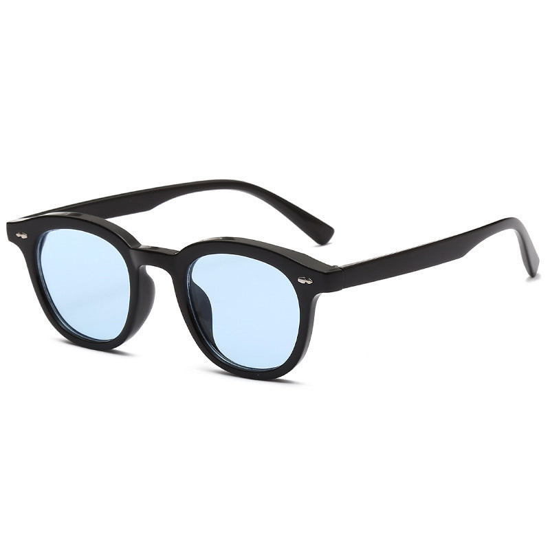 Ladies stylish sunglasses with classic retro design Bowlift