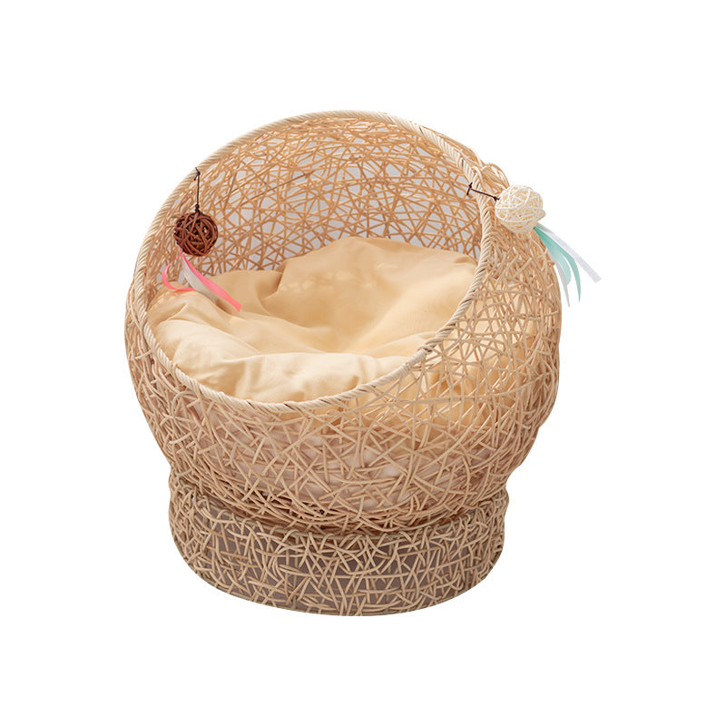 Modern cat bed made of natural handwoven Bowlift