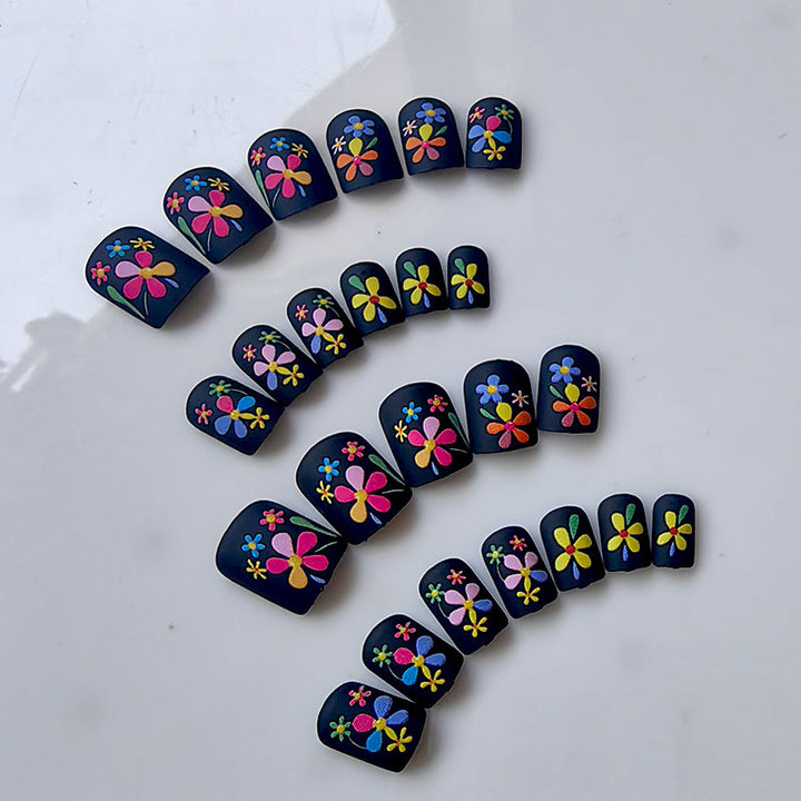 Artificial nails with colorful flower pattern Bowlift