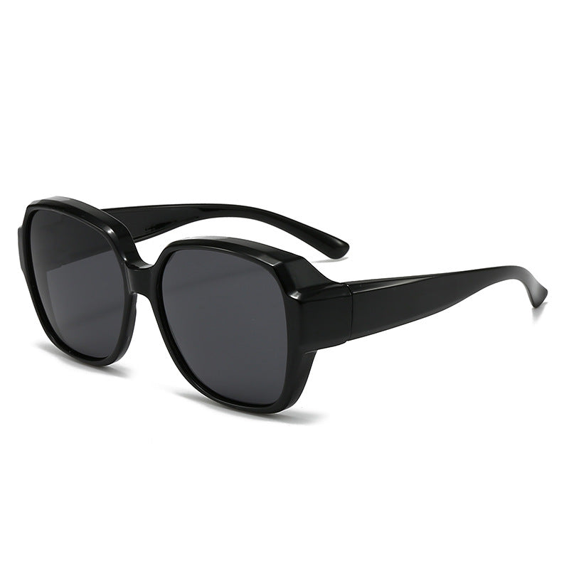Vintage-Inspired Oversized Square Sunglasses