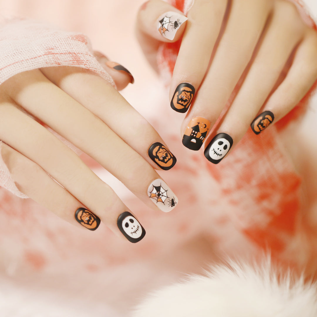 Creative Halloween Nail Art Bowlift