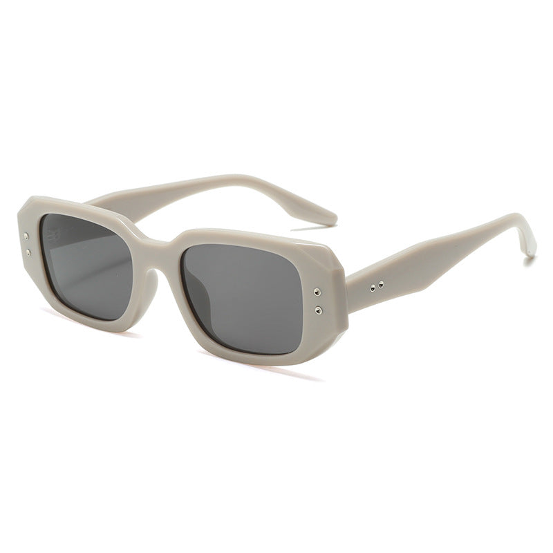 Ladies fashionable oversized sunglasses with stylish frame and UV protection Bowlift