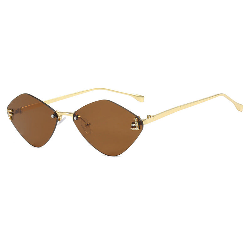 Women's geometric sunglasses in an extravagant design with gradient lenses Bowlift