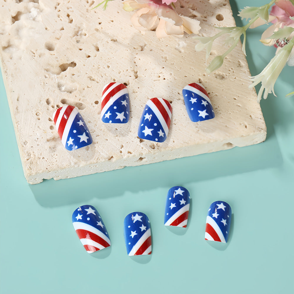 Artificial nails in patriotic stars and stripes design Bowlift