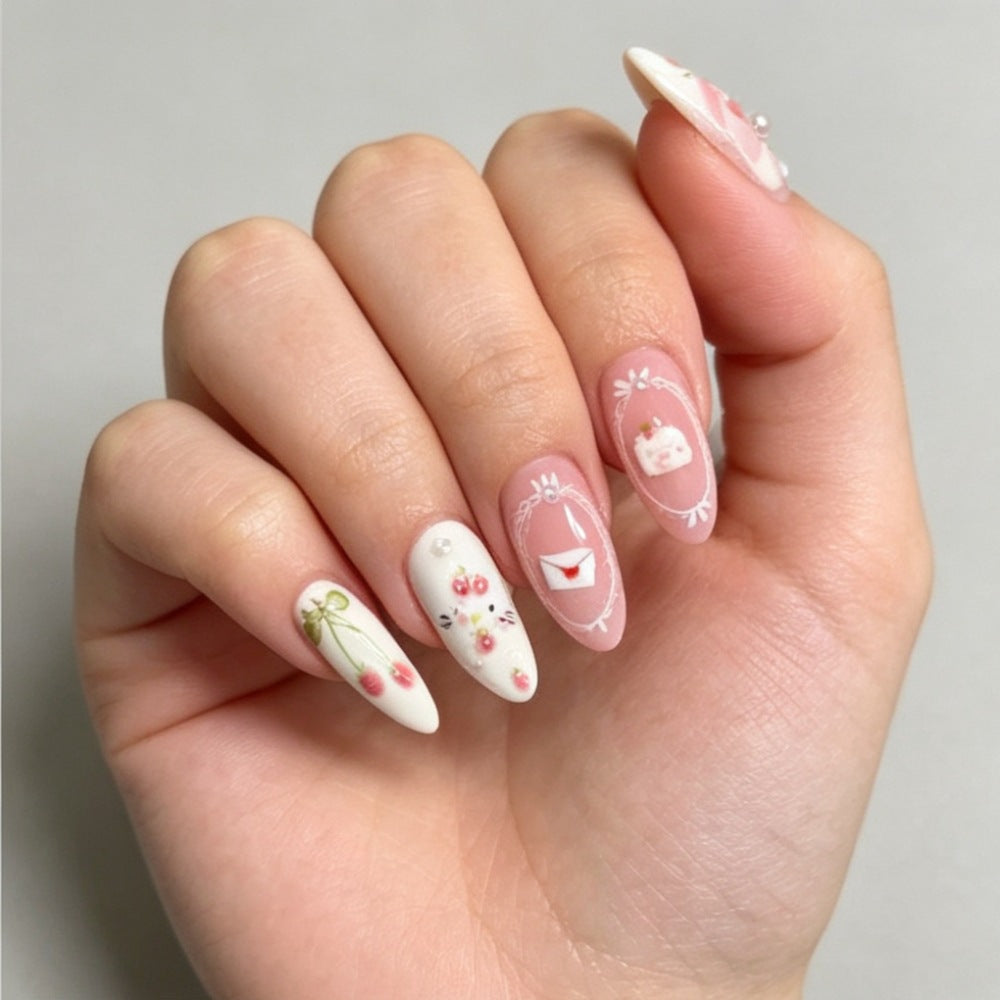 Creative artificial nails with detailed 3D motifs Bowlift
