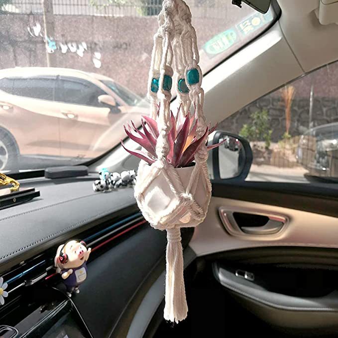 Key jewelry with macrame design Bowlift