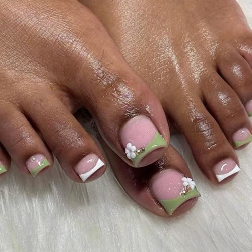 Nail art set with delicate flower designs and glossy finish Bowlift