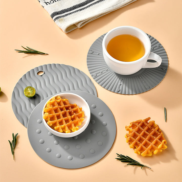 Heat-resistant silicone coaster with non-slip surface Bowlift