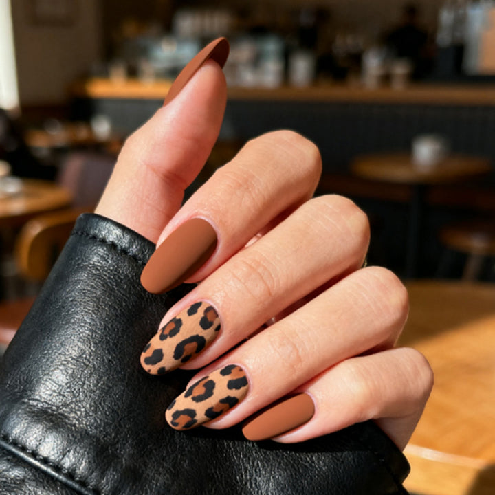Chic Artistic Press-On Nail Set Bowlift