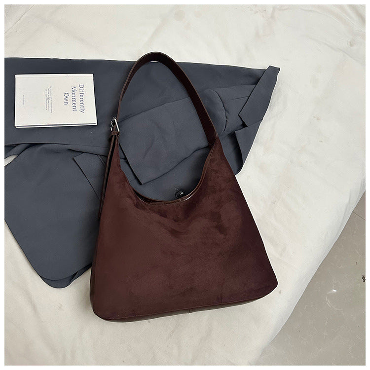 Elegant and Versatile Shoulder Bag Bowlift
