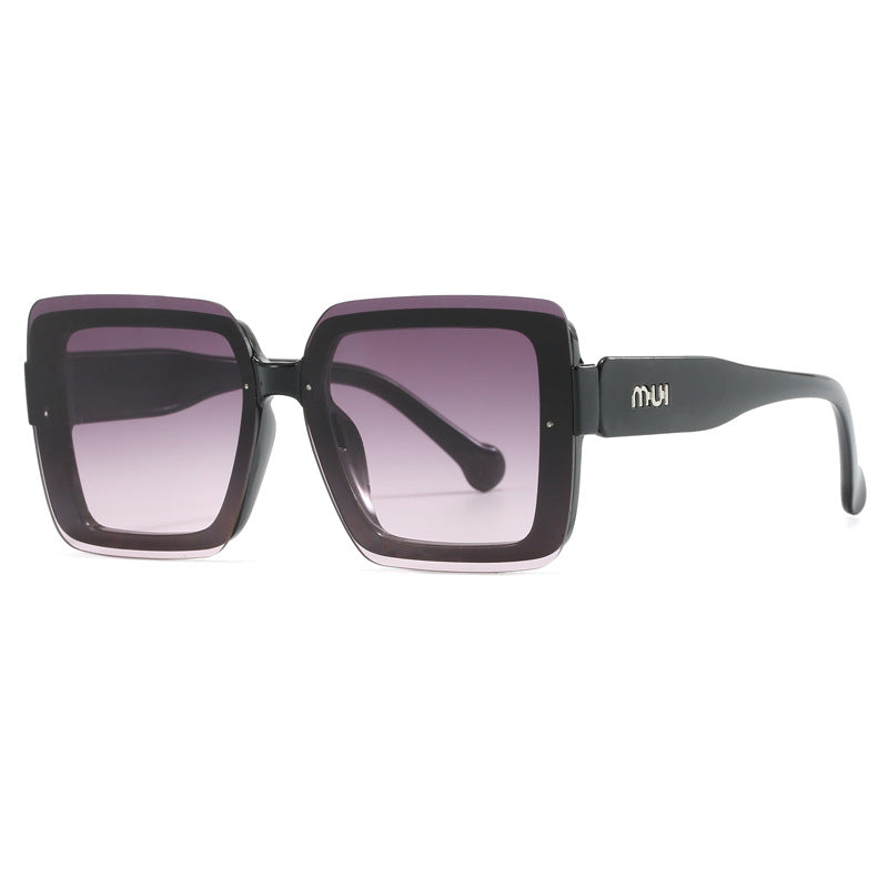 Women's oversized sunglasses in urban design Bowlift
