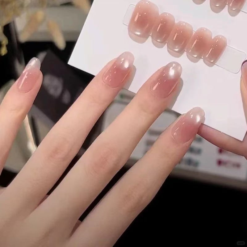 Artificial nails in elegant ombre design Bowlift