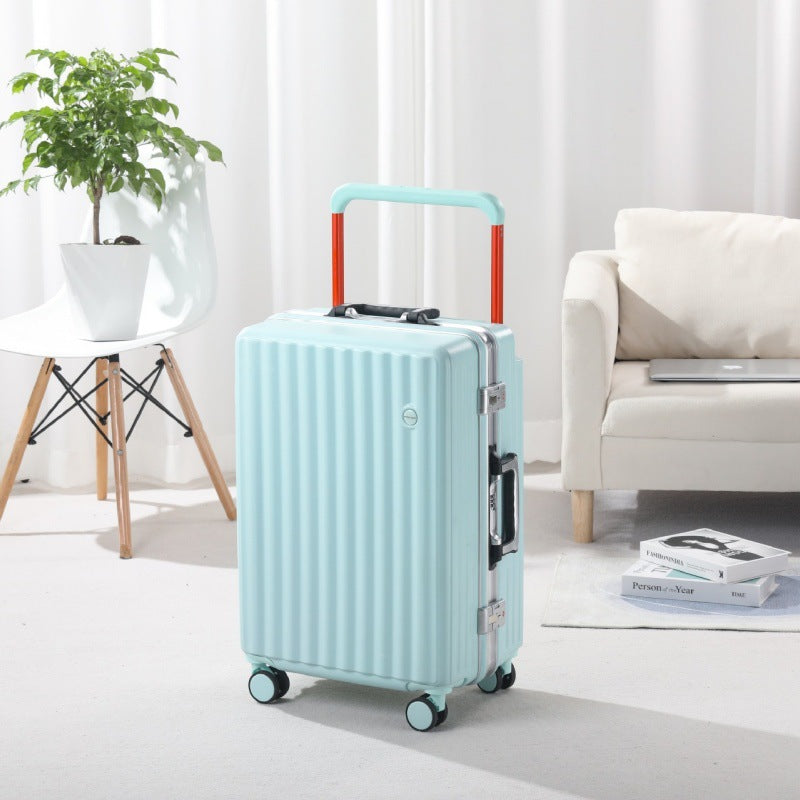 Compact Multi-Directional Spinner Luggage Bowlift