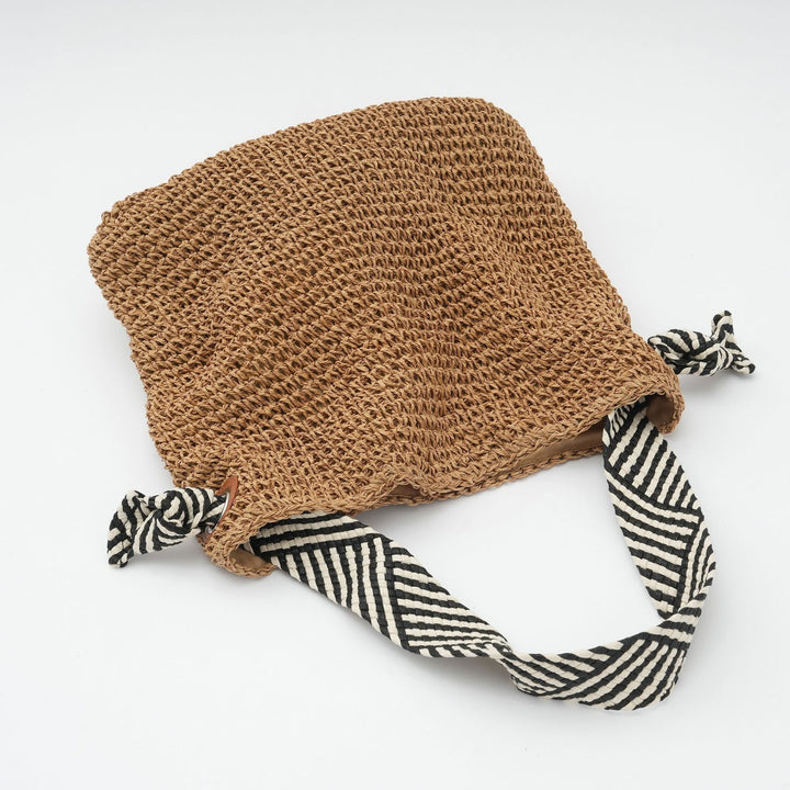 Handcrafted shoulder bag with unique weaving pattern Bowlift