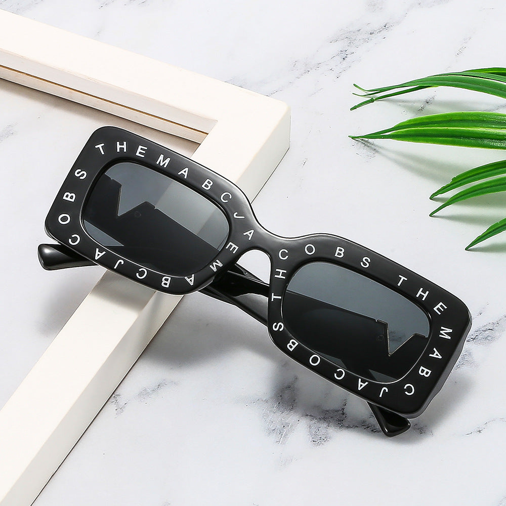 Ladies Stylish oversized sunglasses with unique frame Bowlift