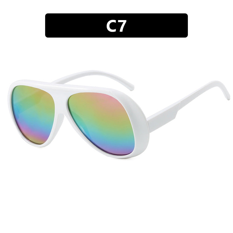 Women's sporty sunglasses in a futuristic design Bowlift