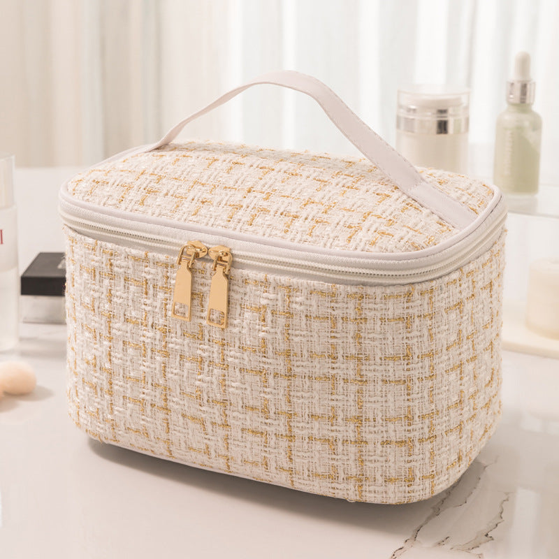 Stylish Quilted Cosmetic Case Bowlift