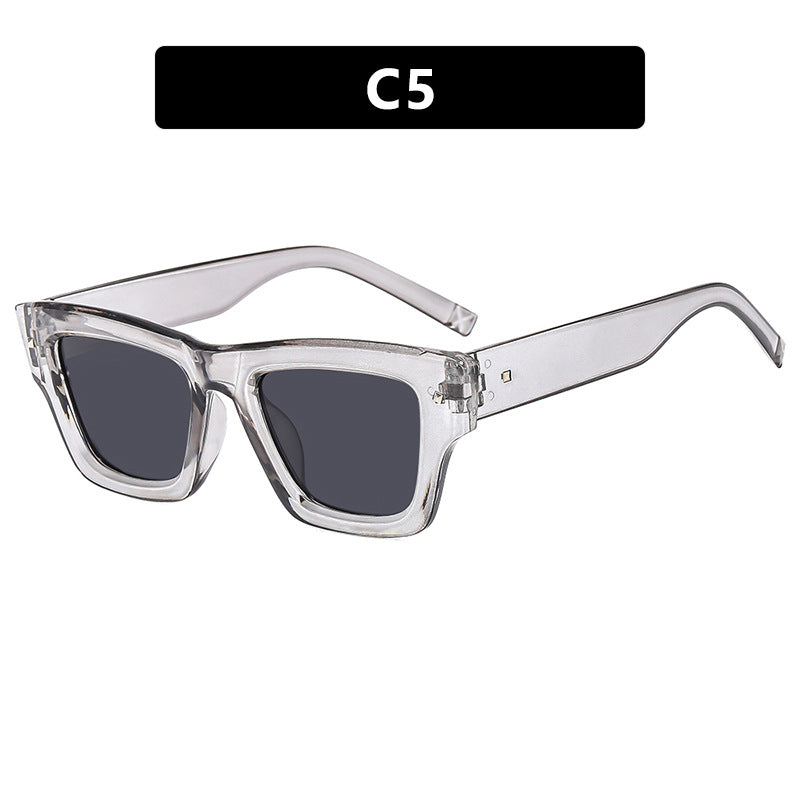 Ladies trendy sunglasses with square frame and UV protection Bowlift