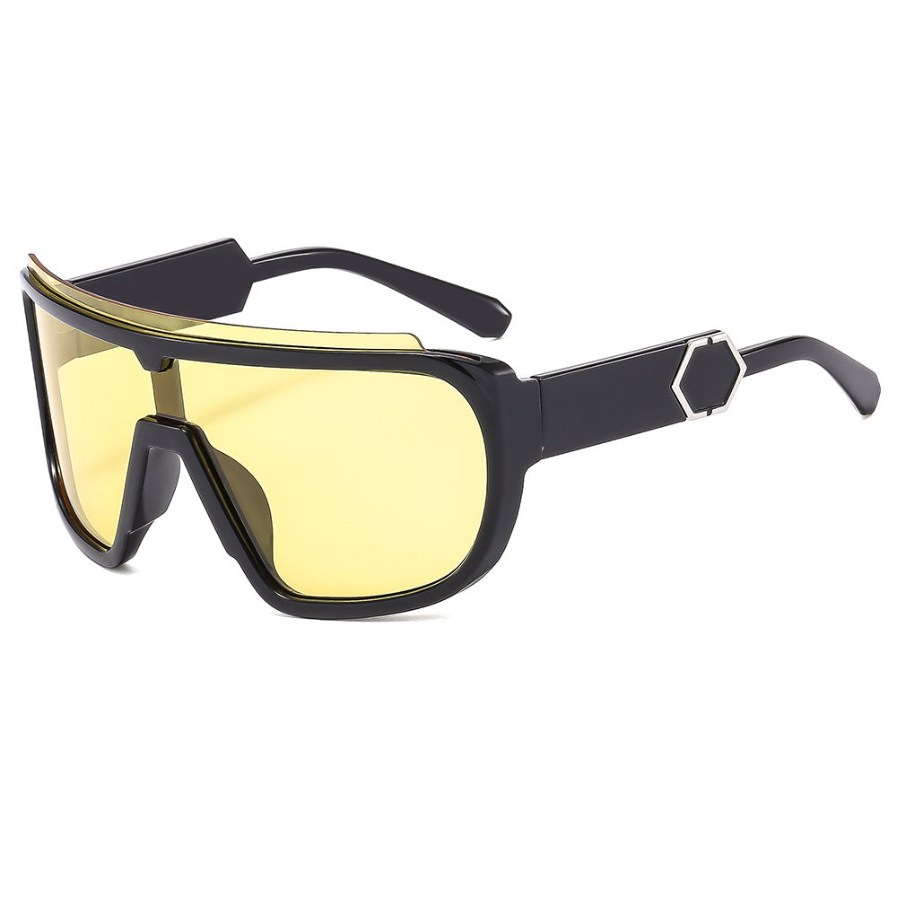 Women's sporty sunglasses with futuristic design and wide front Bowlift