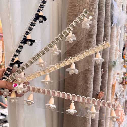 Elegant and Playful Lace Trim Bowlift