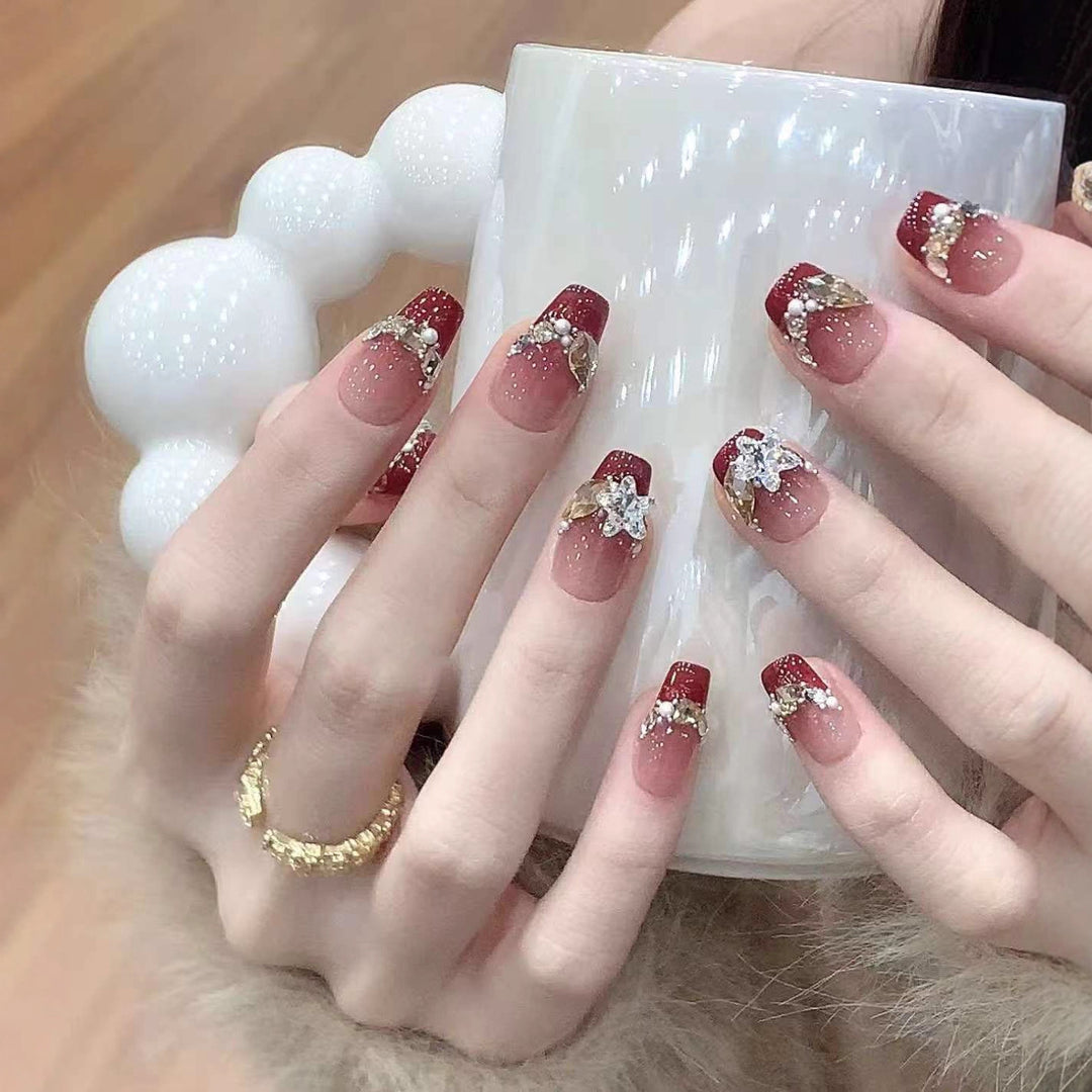 Decorative Glittered Press-On Nail Set Bowlift