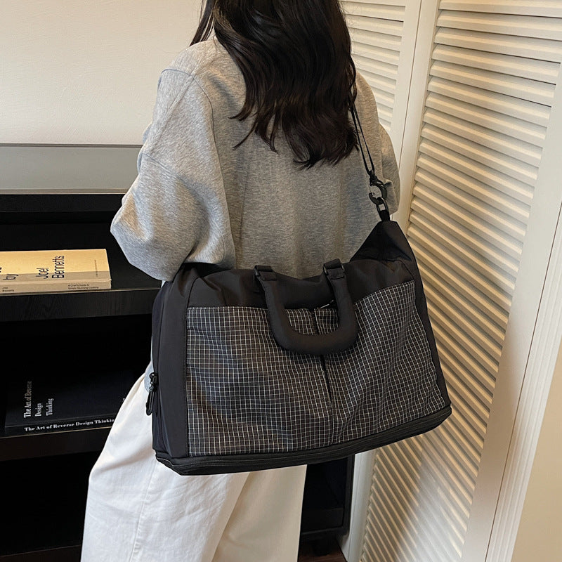 Sporty Travel Bag Bowlift