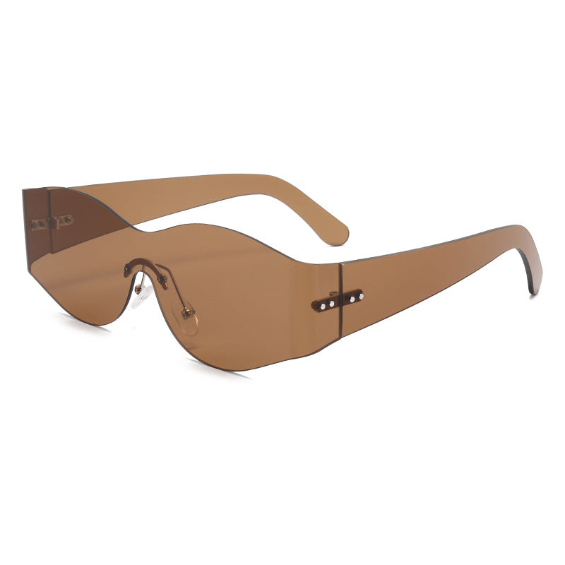 Ladies fashionable sunglasses in a futuristic look Bowlift