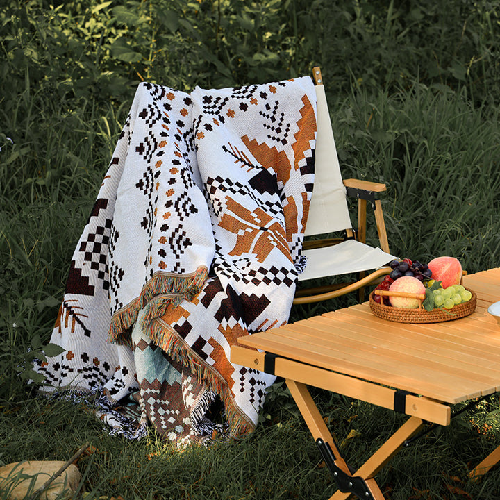 Patterned Throw Blanket Bowlift