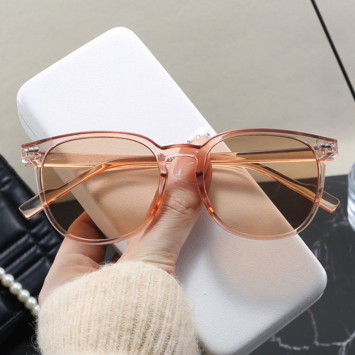 Ladies fashionable sunglasses with transparent frame and elegant design Bowlift