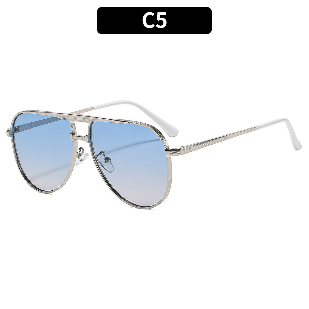 Ladies sunglasses in elegant pilot design Bowlift
