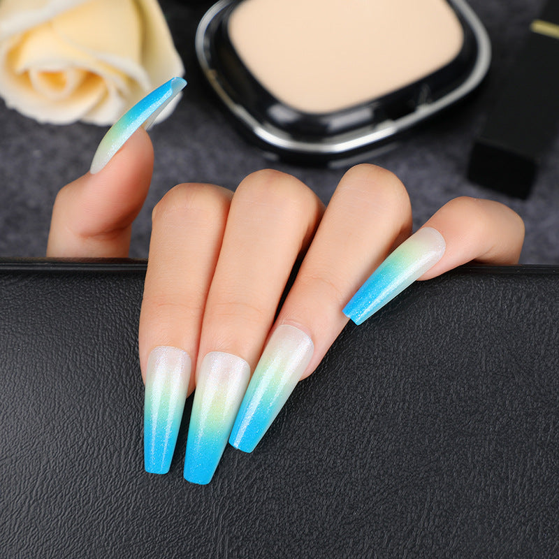 Glamorous artificial nails with gradient Bowlift