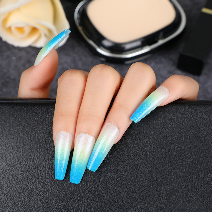 Glamorous artificial nails with gradient Bowlift