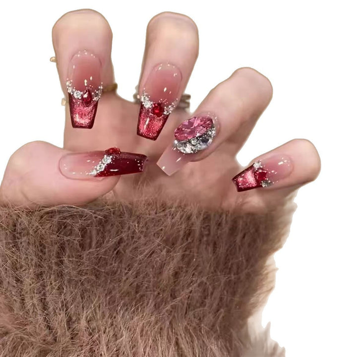 Glamorous and Sparkling Art Nails Bowlift