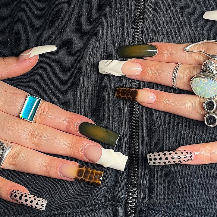 Artificial Nails in Creative Marble and Animal Design Bowlift