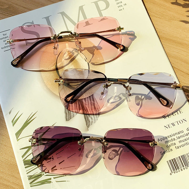 Women's stylish wing sunglasses with high-quality metal frame Bowlift