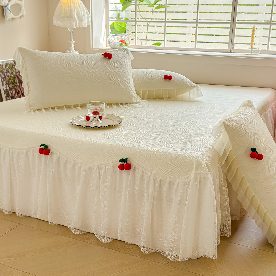 Women's bedspread with playful ruffle design and elegant texture Bowlift