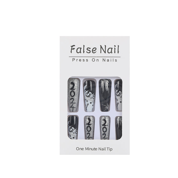Artificial nails in elegant black and white design Bowlift
