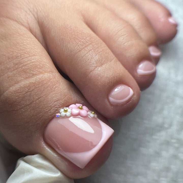 Elegant toenail art Bowlift