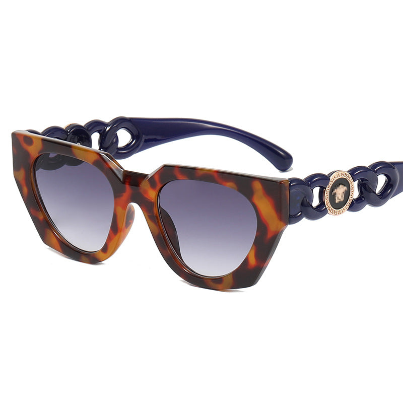 Women's fashionable sunglasses with extravagant design and luxurious details Bowlift