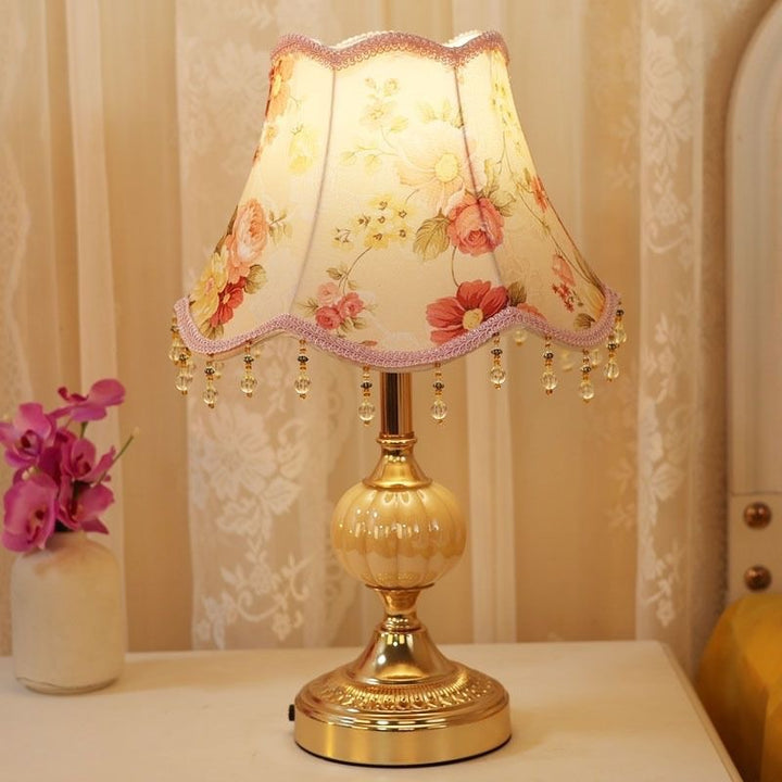 Vintage Crystal Embellished Table Lamp